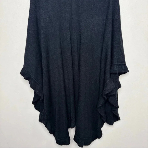 Lord &  Taylor Womens One Size Ruffle Trim Black Poncho - Picture 12 of 13